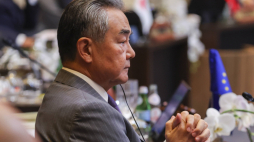 Minister spraw zagranicznych Chin Wang Yi podczas 58. Spotkania Ministrów Spraw Zagranicznych Stowarzyszenia Narodów Azji Południowo-Wschodniej (ASEAN) w Kuala Lumpur w Malezji, 11 lipca 2025 r. Fot. EPA/FAZRY ISMAIL