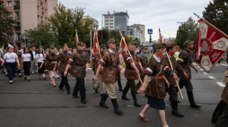 Marsz Pamięci ze Skweru Pamięci w kierunku Cmentarza Powstańców Warszawy na warszawskiej Woli. Fot. PAP/Albert Zawada