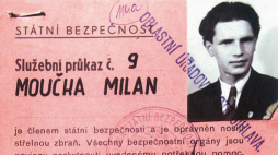 Legitymacja członka StB wydana w 1945 r. Fot. Úřady, Public domain, via Wikimedia Commons