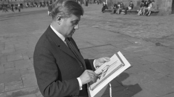 Wiktor Zin na Rynku Głównym w Krakowie w 1971 r. Fot. PAP/Janusz Rosikoń