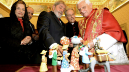 Prezydent Brazylii Luiz Inacio Lula da Silva z papieżem Benedyktem XVI podczas audiencji w 2008 r. Fot. PAP/EPA/AFP/Christophe Simon/POOL