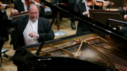 Garrick Ohlsson podczas koncertu w Filharmonii Narodowej w Warszawie. Fot. PAP/Radek Pietruszka