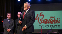 Piotr Duda, przewodniczący NSZZ Solidarność, a na pierwszym planie prof. Stanisław Bień podczas obchodów 45-lecia Solidarności w Kielcach. Fot. PAP/Piotr Polak