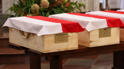 Msza święta żałobna w intencji poległych żołnierzy Armii Krajowej w kościele św. Apostołów Piotra i Pawła w Wilnie. Fot. PAP/Albert Zawada