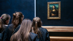 Mona Lisa w Muzeum Luwr w Paryżu. Fot. PAP/EPA/Chrostophe Petit Tesson