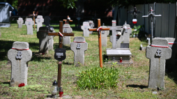 Cmentarz Osobowicki we Wrocławiu, gdzie w latach 1948-1956 chowano osoby stracone lub które zmarły we wrocławskich więzieniach. Fot. PAP/Maciej Kulczyński