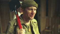 Już w dwa lata po filmowej premierze w stołecznym Teatrze Powszechnym Zygmunt Hubner wystawił  „Lot nad kukułczym gniazdem”. Na zdjęciu aktor Wojciech Pszoniak jako Randle Patrick McMurphy. Fot. PAP/Wojciech Kryński