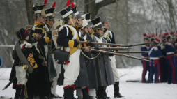 Inscenizacja bitwy pod Olszynką Grochowską. Fot. PAP/Bartłomiej Zborowski