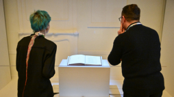 W 2024 roku Ossolineum w związku z Narodowym Dniem Niepodległości udostępniło rękopis części V księgi „Pana Tadeusza”. Fot. PAP/Maciej Kulczyński 