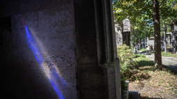 Pere-Lachaise. Fot. EPA/CHRISTOPHE PETIT TESSON Dostawca: PAP/EPA.