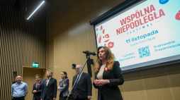 Zastępczyni prezydenta m.st. Warszawy Aldona Machnowska-Góra (P) podczas konferencji prasowej dotyczącej Festiwalu Wspólna Niepodległa z okazji Narodowego Święta Niepodległości w Muzeum Historii Polski na Cytadeli Warszawskiej. Fot. PAP/Marcin Obara