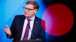 Minister spraw zagranicznych Niemiec Johann Wadephul podczas konferencji prasowej w Berlinie, Niemcy, 14 listopada 2025 r. Fot. EPA/CLEMENS BILAN Dostawca: PAP/EPA