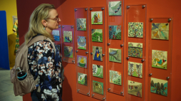 Część wystawy czasowej "Batikara. Fantastyczna Józefa Kogut" w Muzeum Etnograficznym w Krakowie. Fot. PAP/Łukasz Gągulski 