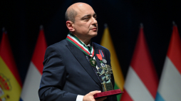 Dyrektor ECS Basil Kerski podczas obchodów 18. Jubileuszu Europejskiego Centrum Solidarności w Gdańsku. Fot. PAP/Adam Warżawa