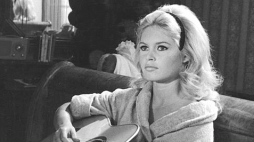 Brigitte Bardot w filmie "Życie prywatne" (1962). Fot. Unknown (Mondadori), Public domain, via Wikimedia Commons