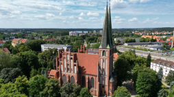 Kościół garnizonowy Matki Boskiej Królowej Polski w Olsztynie. Fot. Monika Towiańska, CC BY-SA 4.0 <https://creativecommons.org/licenses/by-sa/4.0>, via Wikimedia Commons
