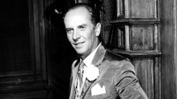 Poeta, satyryk Jeremi Przybora w filmie pt. Upał, w reżyserii Kazimierza Kutza, Warszawa 1964. Fot. PAP/Witold Rozmysłowicz