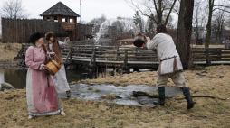Święto Jaryły - pogański obyczaj zrekonstruowany w grodzisku piastowskim. Fot. PAP/Tomasz Wojtasik