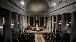 Wnętrze katedry w Dublinie (podczas wizyty papieża Franciszka w 2018 r.). Fot. PAP/EPA/Reuters Pool/Stefano Rellandini
