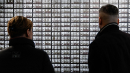 Prezentacja w Muzeum Auschwitz w Oświęcimiu pierwszej z trzech części nowej wystawy głównej „Auschwitz – doświadczenia więźniów obozu”, 11 grudnia 2025 r. Fot. PAP/Art Service