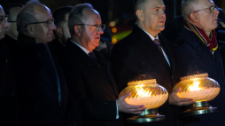 Prezydent Karol Nawrocki podczas uroczystości w 44. rocznicę wprowadzenia stanu wojennego. Fot. PAP/Rafał Guz