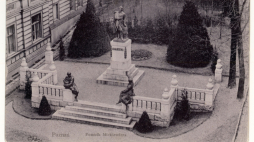 W Poznaniu zrodziła się inicjatywa wzniesienia pierwszego na ziemiach polskich pomnika Adama Mickiewicza. Ks. Kamieński udostępnił na ten cel teren przy kościele. Pomnik Adama Mickiewicza autorstwa Władysława Oleszczyńskiego odsłonięto w Poznaniu 7 maja 1859 roku. Pomnik Adama Mickiewicza, 1909 r./NAC