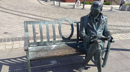 Ławeczka Stanisława Staszica w Pile. Fot. domena publiczna