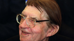 Ksiądz Jan Twardowski. Fot. PAP/Andrzej Rybczyński