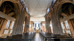 Wnętrze kościoła św. Mikołaja w Kijowie w styczniu 2025 roku. Fot. PAP/Vladyslav Musiienko 