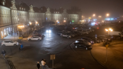Parking na Placu Zamkowym w Lublinie. Fot. PAP/Wojtek Jargiło 