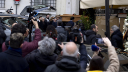 Trumna z ciałem Valentino Garavaniego. Fot. PAP/EPA/MASSIMO PERCOSSI 