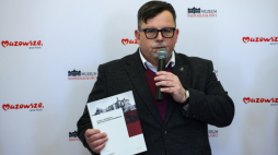 Dyrektor Instytutu Strat Wojennych im. Jana Karskiego Bartosz Gondek podczas prezentacji wydania pierwszego numeru nowego czasopisma naukowego "Studia i Materiały Instytutu Strat Wojennych" w Muzeum Niepodległości w Warszawie. Fot. PAP/Albert Zawada