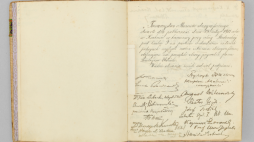 Księga pamiątkowa z otwarcia Muzeum Etnograficznego w Krakowie. Fot. zbiory.etnomuzeum.eu