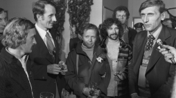 Warszawa, powitanie na lotnisku Okęcie uczestników zimowej wyprawy na Mount Everest. Fot. PAP/Jan Morek