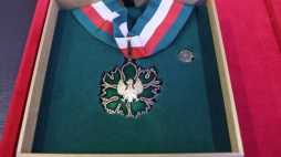 Medal Gloria Artis. Fot. PAP/Marian Zubrzycki