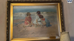 Odnaleziony obraz „Dzieci nad wodą” autorstwa Feliksa Michała Wygrzywalskiego. Fot. KWP Katowice