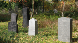 Płyty nagrobne – Macewy. Fot. CIT Oświęcim