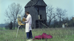 Uszczonów 04.1980. Plener malarski grupy Barwa prowadzonej przez profesora Szczepana Skorupkę. Fot. PAP/Tomasz Prażmowski