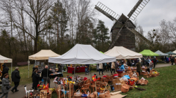 Jarmark wielkanocny w Muzeum Wsi Opolskiej w Opolu. Fot. PAP/Krzysztof Świderski