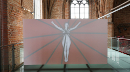 Film „Music Video to a Song by Mister D.” podczas wystawy WE CAN'T BUILD WHAT WE CAN'T IMAGINE - jeden z dynamicznych eksperymentów wizualno-językowych Anety Grzeszykowskiej. /Centrum Sztuki Galeria EL