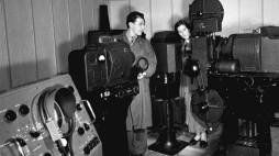 Pierwszy w Polsce ośrodek telewizyjny (w Pałacu Kultury i Nauki w Warszawie), 1956 rok. Fot. PAP/CAF/Z. Wdowiński