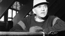 Ośrodek Sportowy Start, zgrupowanie polskich pięściarzy przed XV Mistrzostwami Europy w Boksie, Wisła maj 1963 r. Na zdjęciu: trener polskiej kadry Feliks Stamm. Fot. PAP/Zbigniew Matuszewski