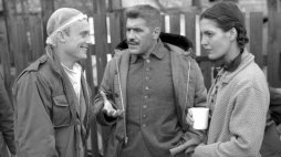 Realizacja filmu "Blaszany bębenek" w reżyserii Volkera Schlöndorffa. Nz. polski aktor Daniel Olbrychski (L) niemiecki aktor Mario Adorf (C) i niemiecka aktorka Angela Winkler (P), wrzesień 1978 r. Fot. PAP/CAF - Witold Rozmysłowicz