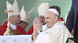 Papież Franciszek podczas mszy św. w Nur-Sułtan w Kazachstanie, rok 2022. Fot.  PAP/EPA/ALESSANDRO DI MEO