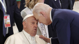 Spotkanie papieża Franciszka i prezydenta USA Joe Bidena w 2024 r. Fot. PAP/EPA/GIUSEPPE LAMI 