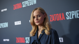 Aktorka Karolina Kominek na pokazie prasowym pierwszego odcinka drugiej serii serialu TVP "Zatoka szpiegów". Fot. PAP/Marcin Obara