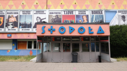 Klub studencki Stodoła w Warszawie. Fot. PAP/Albert Zawada