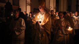 Abp Adrian Galbas podczas uroczystości wielkanocnych 2026. Fot. PAP/Albert Zawada