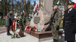 Białystok. Obchody Dnia Pamięci Ofiar Zbrodni Katyńskiej i 86. rocznicy drugiej masowej deportacji obywateli polskich na Sybir. Fot. PAP/Artur Reszko