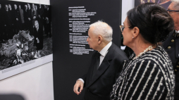 Jarosław Kaczyński, prezes PiS, na otwarciu wystawy w Muzeum w Jastrzębiu-Zdroju. Fot. PAP/Jarek Praszkiewicz